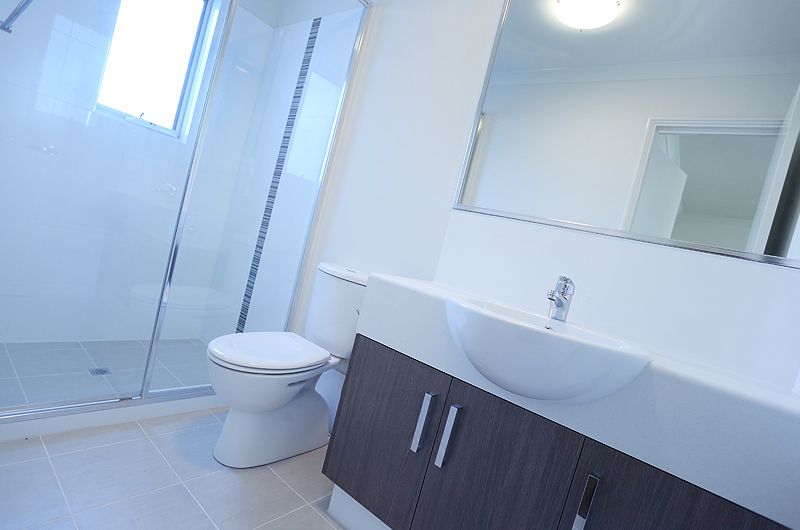 units-doubleview-bathroom.jpg